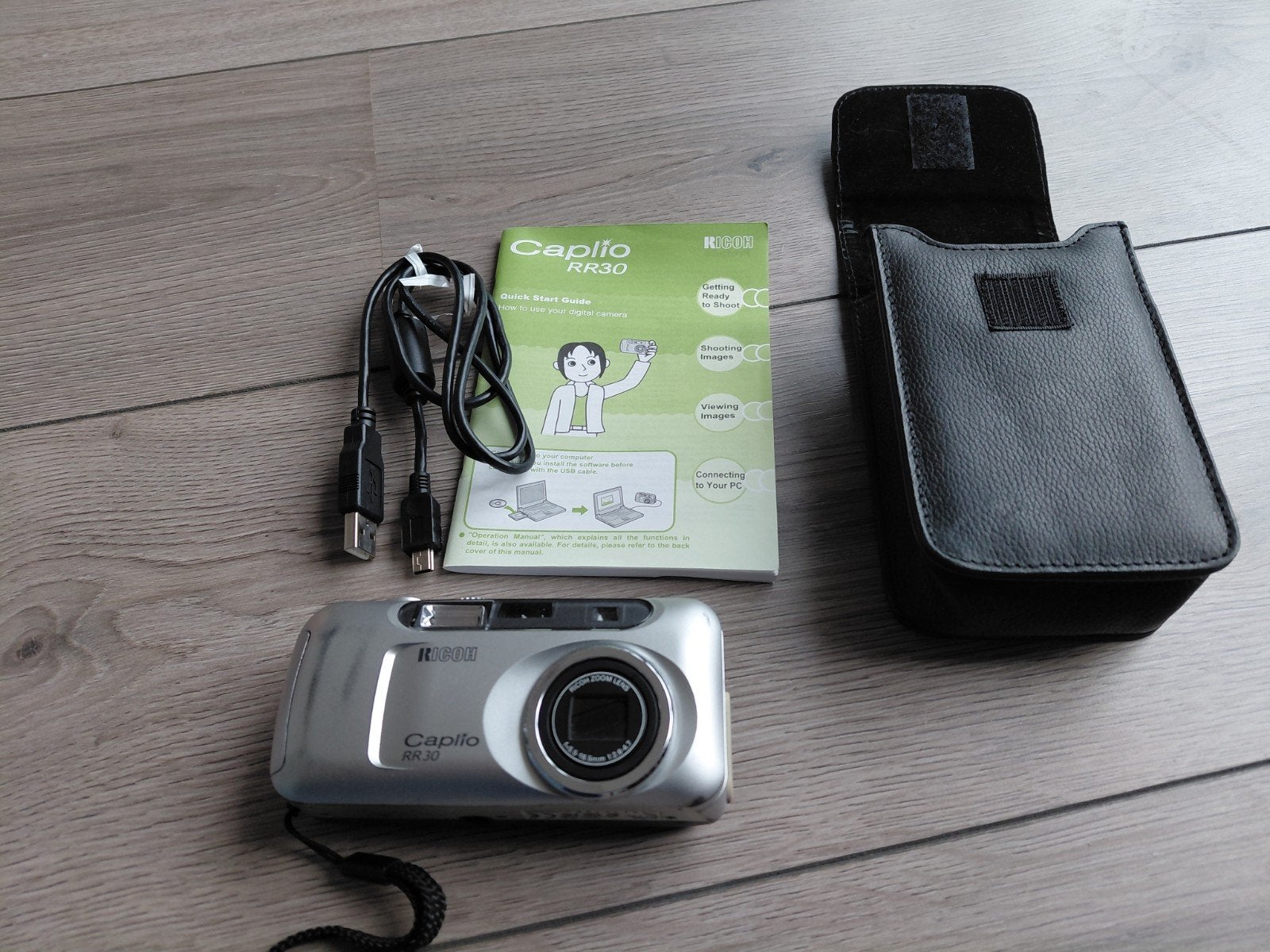 Ricoh Caplio RR30 Compactcamera met tas en handleiding, Audio, Tv en Foto, Ingebouwde flitser, Gebruikt, Cameratas, Ophalen of Verzenden