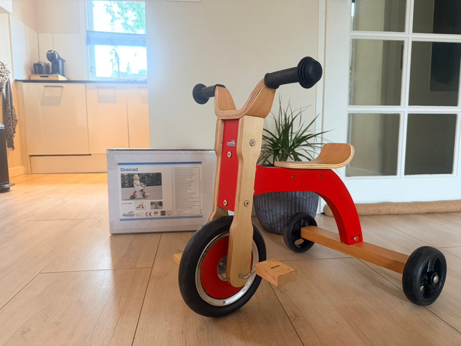 Geuther houten driewieler(Dreirad) Nieuw in de doos, Ophalen of Verzenden, Nieuw, Rij- of Hobbelspeelgoed