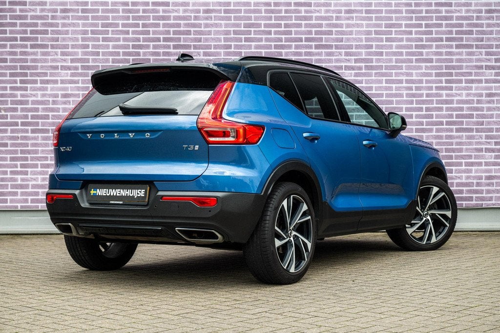 Volvo XC40 1.5 T3 R-Design | Panoramadak | Trekhaak | Harman, Auto's, Volvo, 12 maanden, Gebruikt, Euro 6, 156 pk