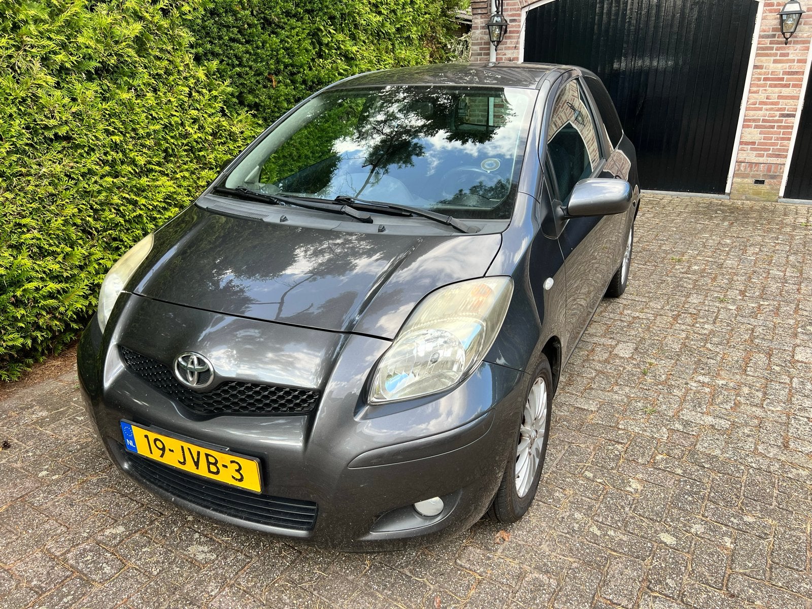 Toyota Yaris 1.3 16V Vvt-i 3DR 2009 zuinig 6versn.APK 9-2027, Auto's, Voorwielaandrijving, 1025 kg, Stof, 4 cilinders