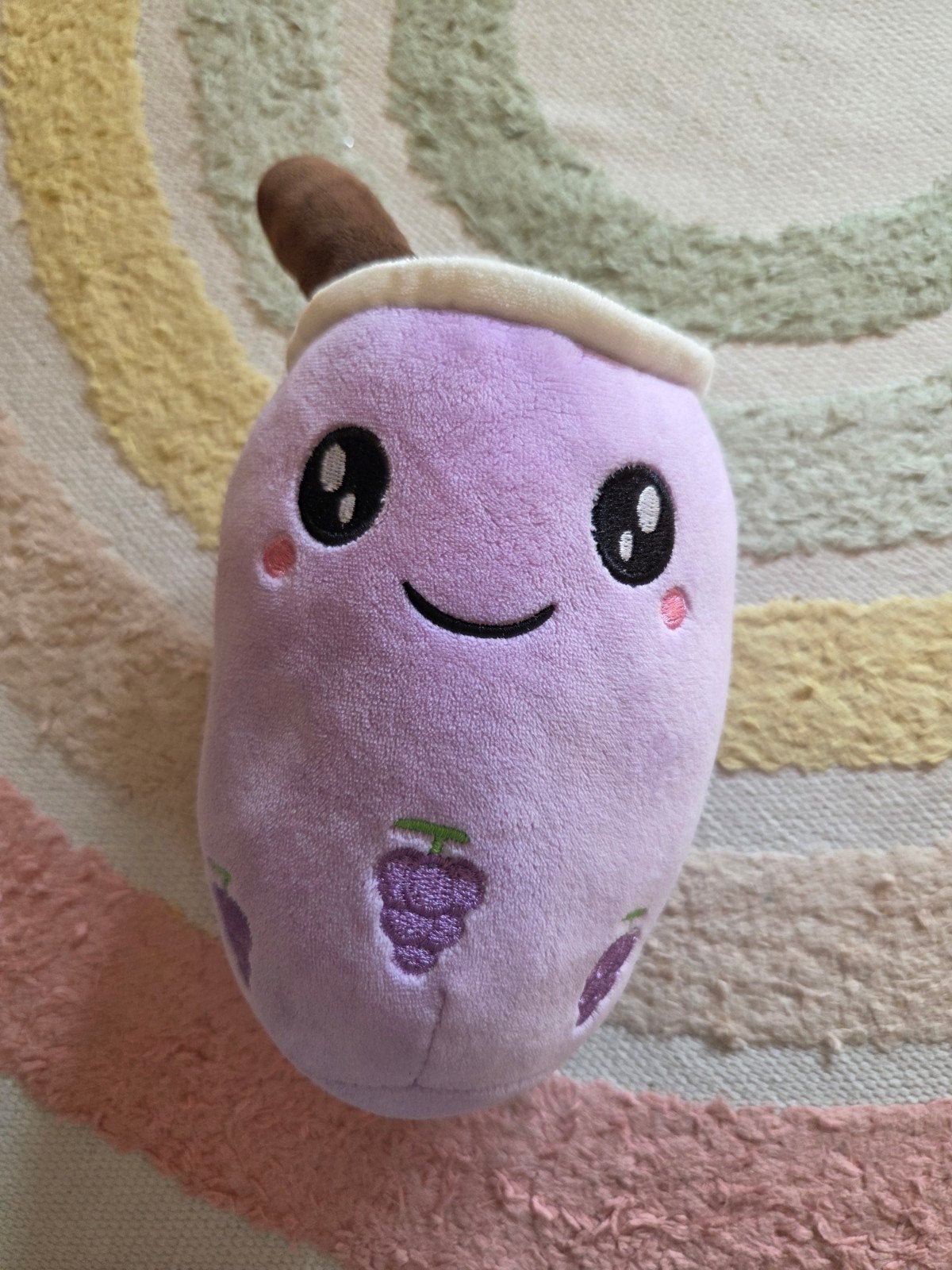 Paarse squishy bubble tea druiven knuffel
Klein vlekje daaro, Ophalen of Verzenden, Gebruikt, Paars, Overige typen