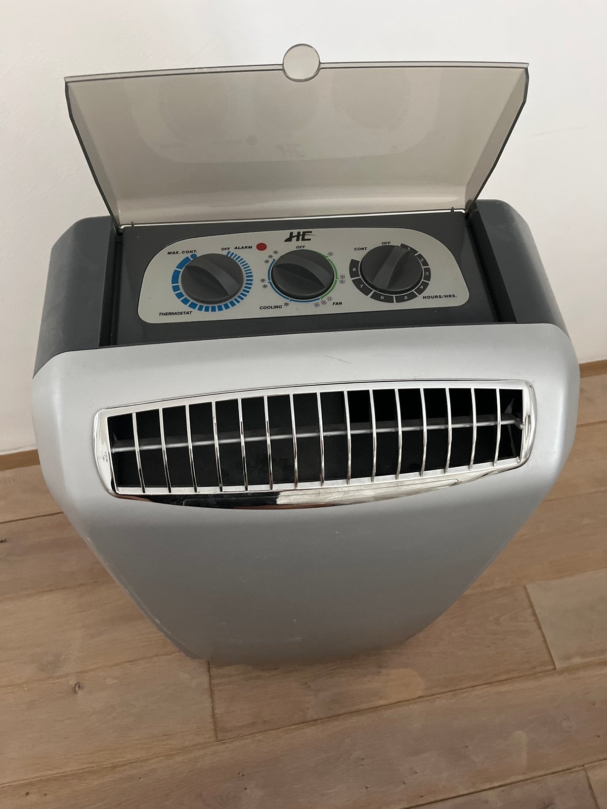 Mobiele airco HE - Koelen en Ventileren, Ophalen, Gebruikt, Minder dan 60 m³, 3 snelheden of meer
