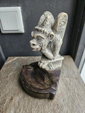 Prachtig Gothic Gargoyle de Paris beeldje met asbak, Antiek en Kunst, Bruin, Ophalen of Verzenden, 18 cm, Overige herkomsten