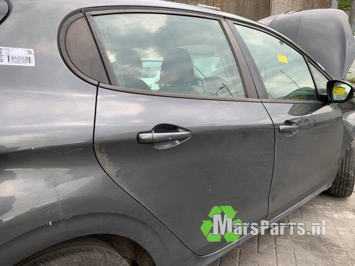 Portier 4Deurs rechts-achter van een Peugeot 208 (KTP), Gebruikt, -, Deur, -