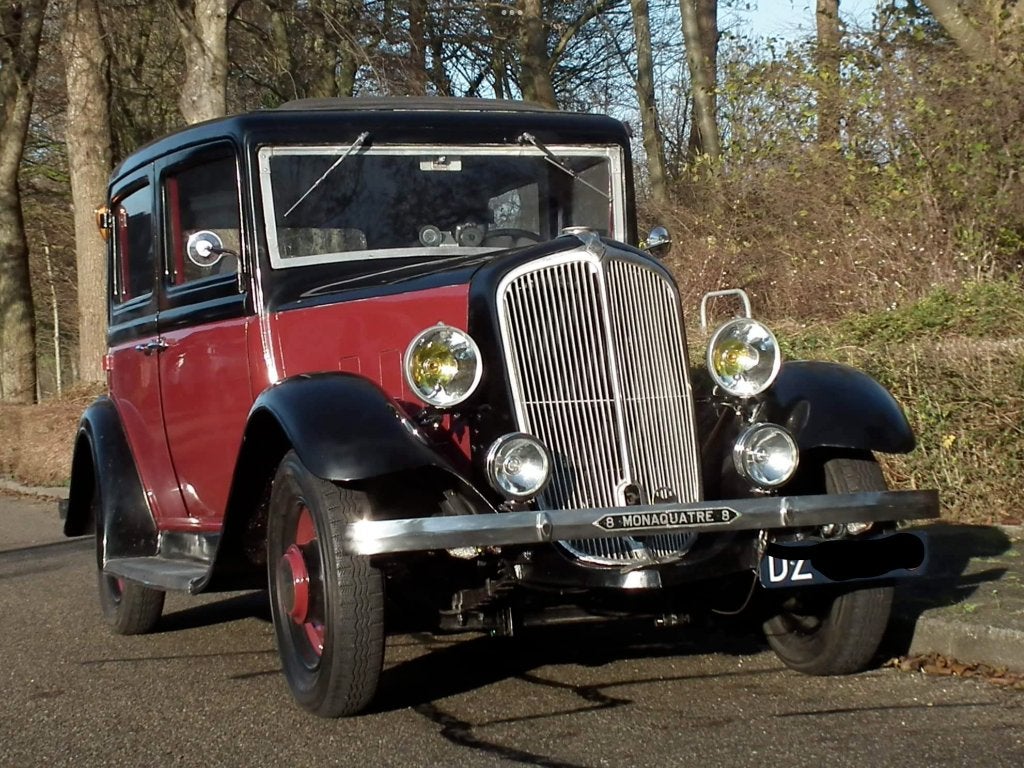 Monaquatre Renault 1932, Franse A-Ford vooroorlogs oldtimer, Achterwielaandrijving, 4 cilinders, Handgeschakeld, 1400 cc