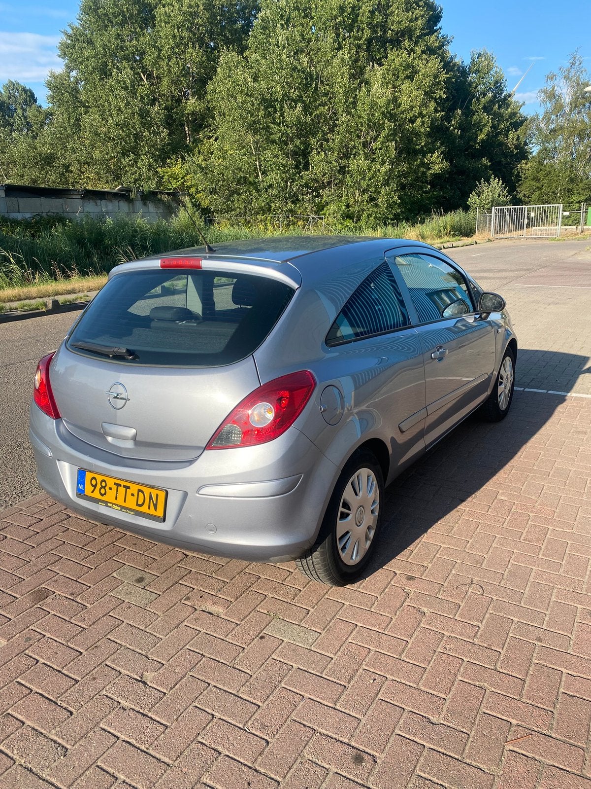 Opel Corsa 1.2 16V 3D WR 2007 Grijs, Voorwielaandrijving, 450 kg, 40 €/maand, 4 cilinders