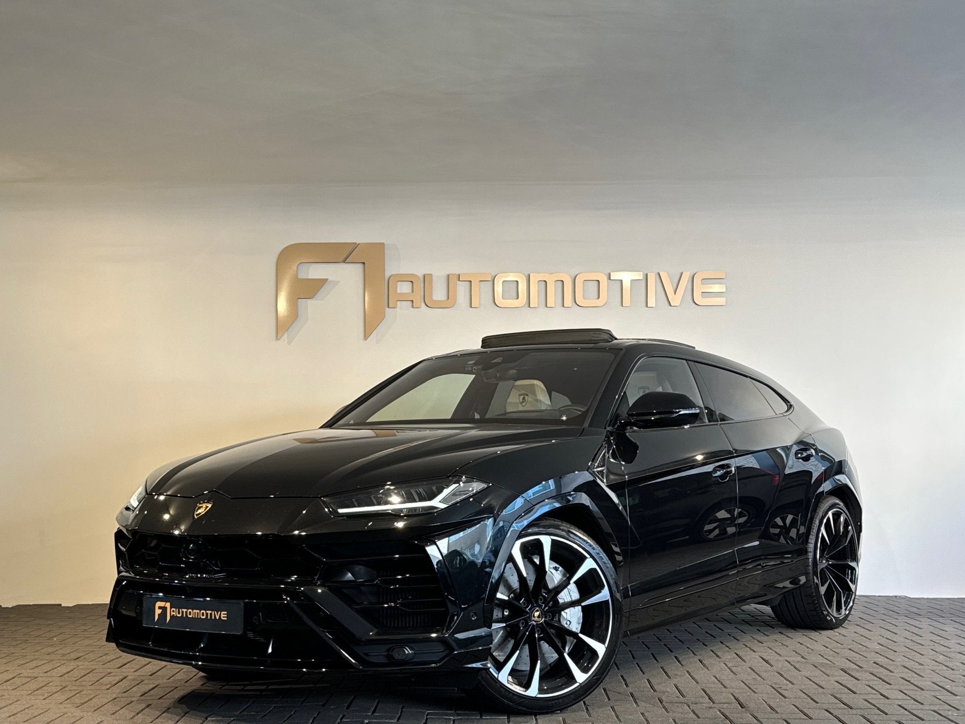 Lamborghini URUS 4.0 V8 Pano|HuD|B&O 3D|Massage|ADAS|Inc BTW, Auto's, Lamborghini, Automaat, Urus, Gebruikt, Zwart