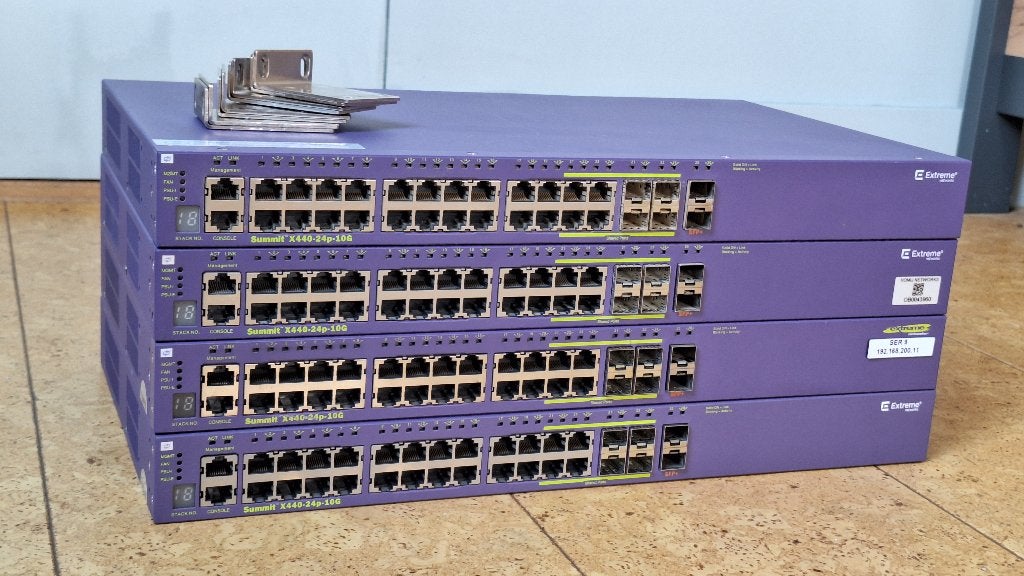 4x 24-Poorts PoE+ Gigabit Switch met 10G Uplinks, Ophalen of Verzenden, Gebruikt