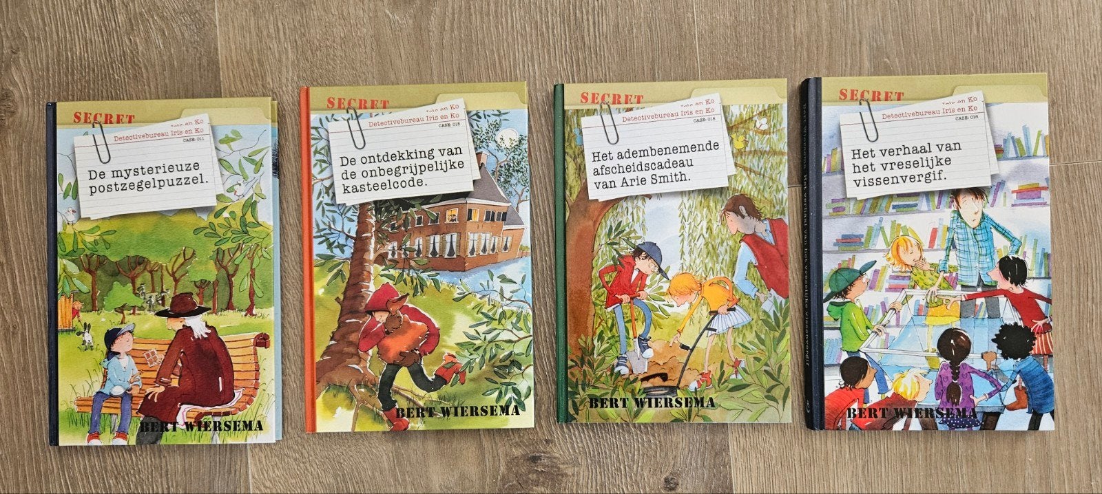 Detectivebureau Iris en Ko - 4-delige set, Ophalen of Verzenden, Zo goed als nieuw, Bert Wiersema, Fictie algemeen