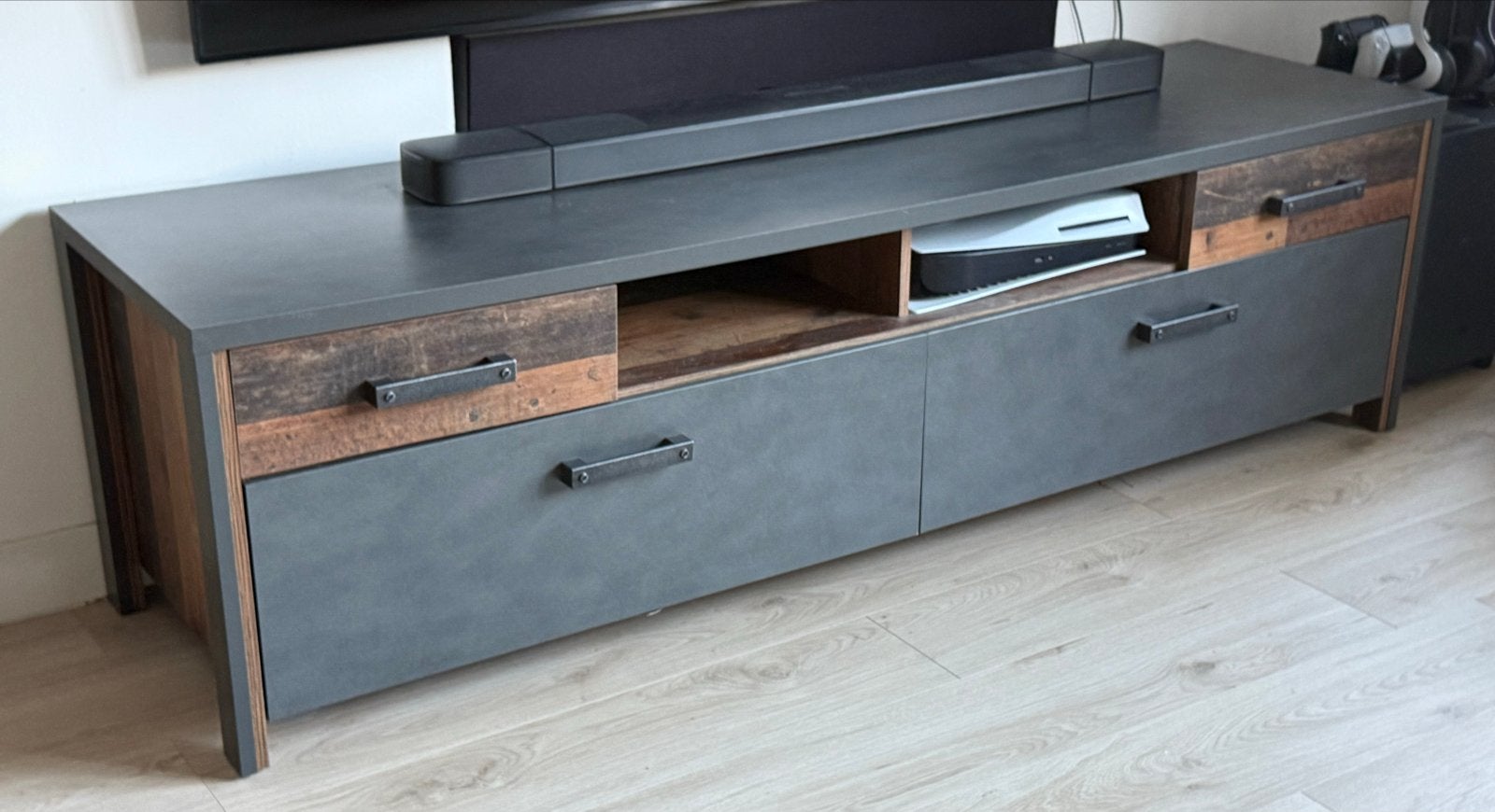 Robuust TV-meubel met industriële look, Ophalen, Gebruikt, 150 tot 200 cm, Minder dan 100 cm