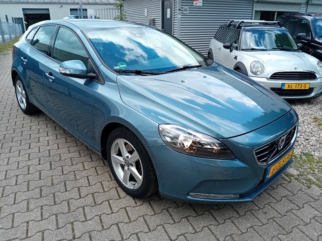 Volvo V40 1.6 T3 150PK 2013 NIEUWE APK! TREKHAAK, Auto's, Volvo, Bedrijf, Te koop, V40, ABS, Airbags, Airconditioning, Bluetooth