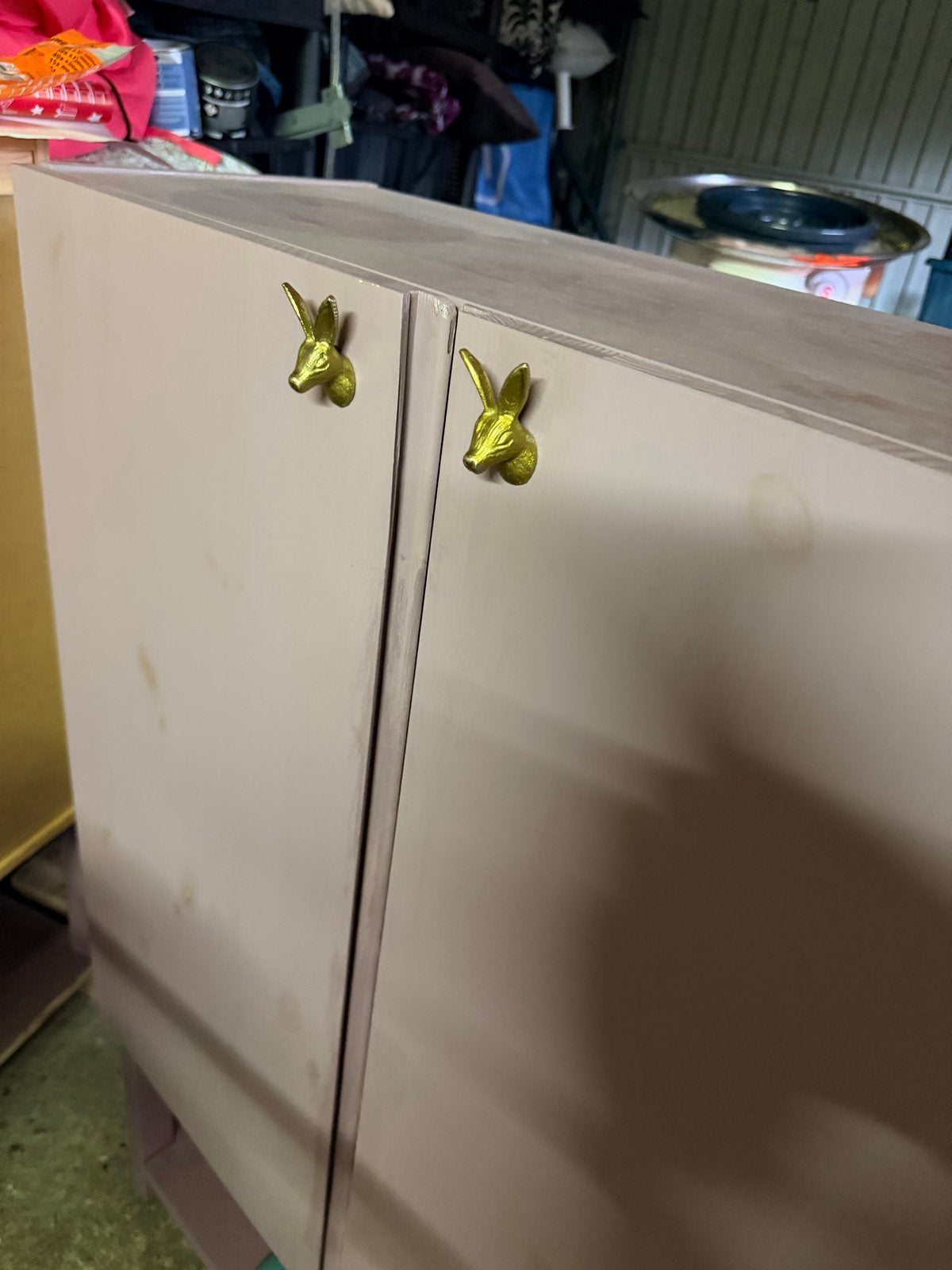 Oud roze Ikea kast met konijnenknoppen 2 stuks, Ophalen, Gebruikt