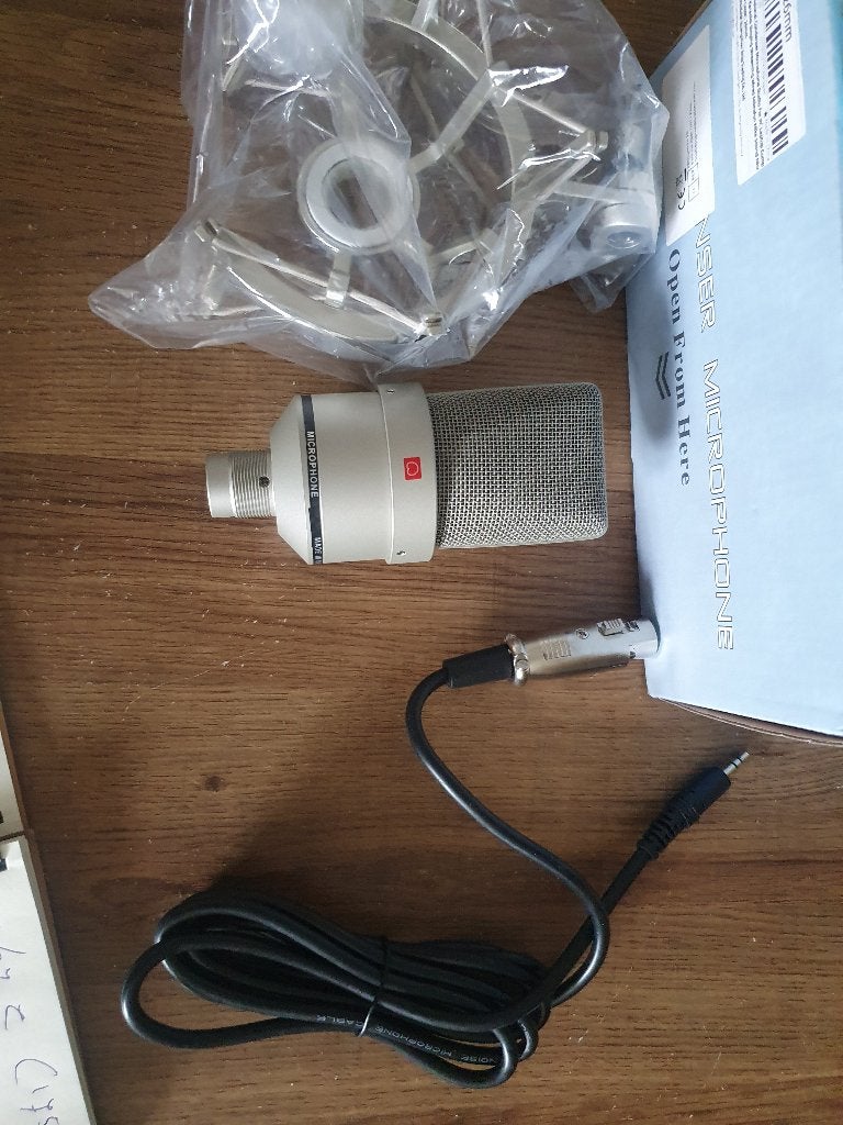 Condensatormicrofoon met shockmount en BOSS VE-5, Ophalen of Verzenden, Zo goed als nieuw, Audio