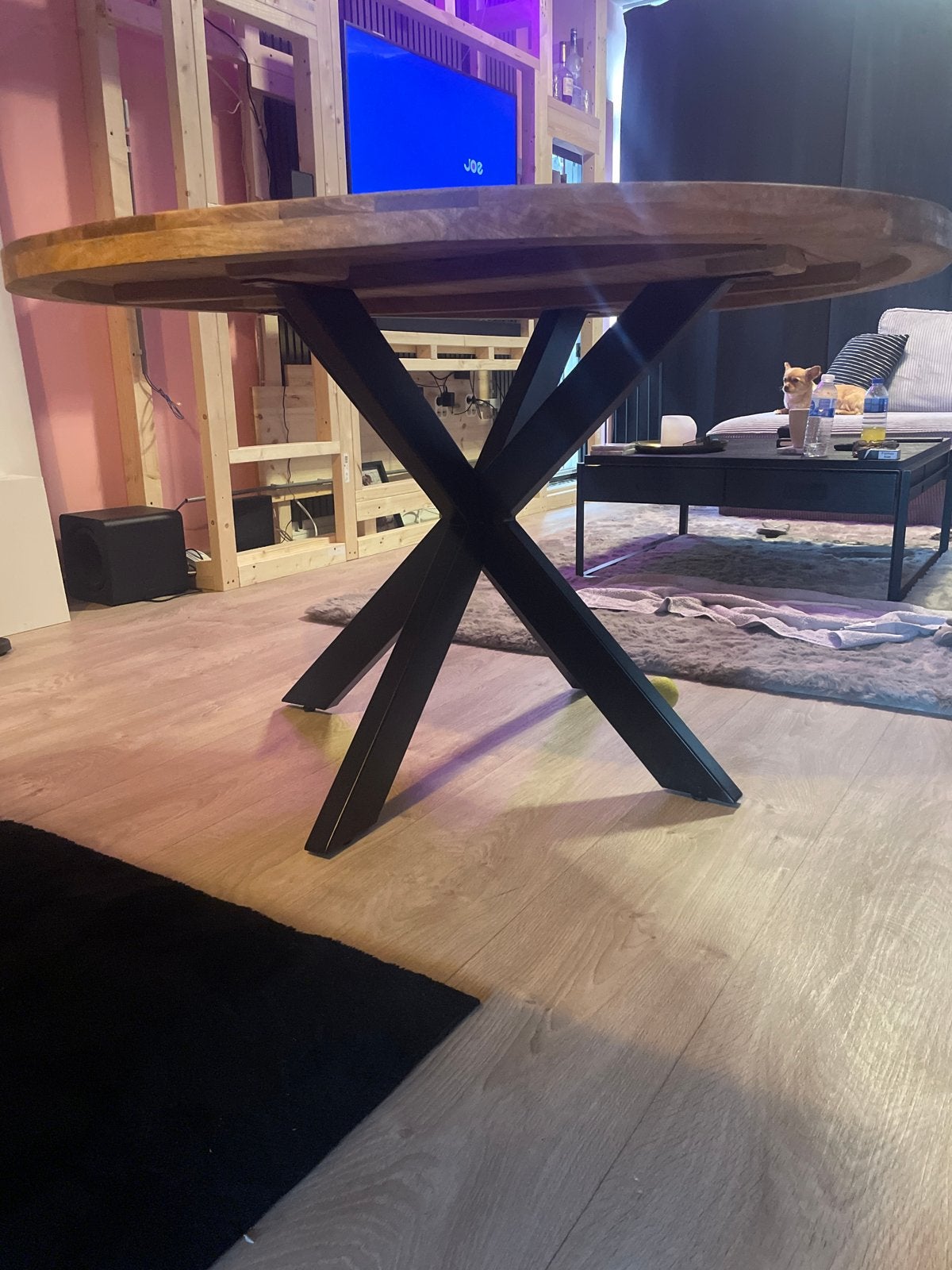 Ronde eettafel mangohout met zwart metalen onderstel, Huis en Inrichting, Tafels | Eettafels, Ophalen, Gebruikt, 100 tot 150 cm