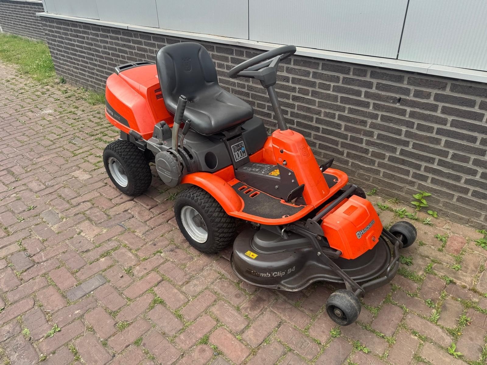 Husqvarna rider frontmaaier met nieuw maaidek, Ophalen, Gebruikt, Versnellingen, 90 tot 120 cm