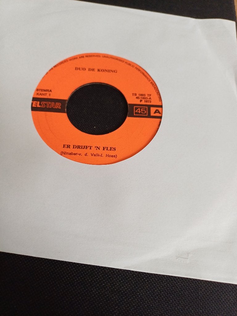 284b Single Duo de Koning – Er drijft een fles – TS 1893 TF, Gebruikt, 7 inch, Ophalen of Verzenden, Overige typen