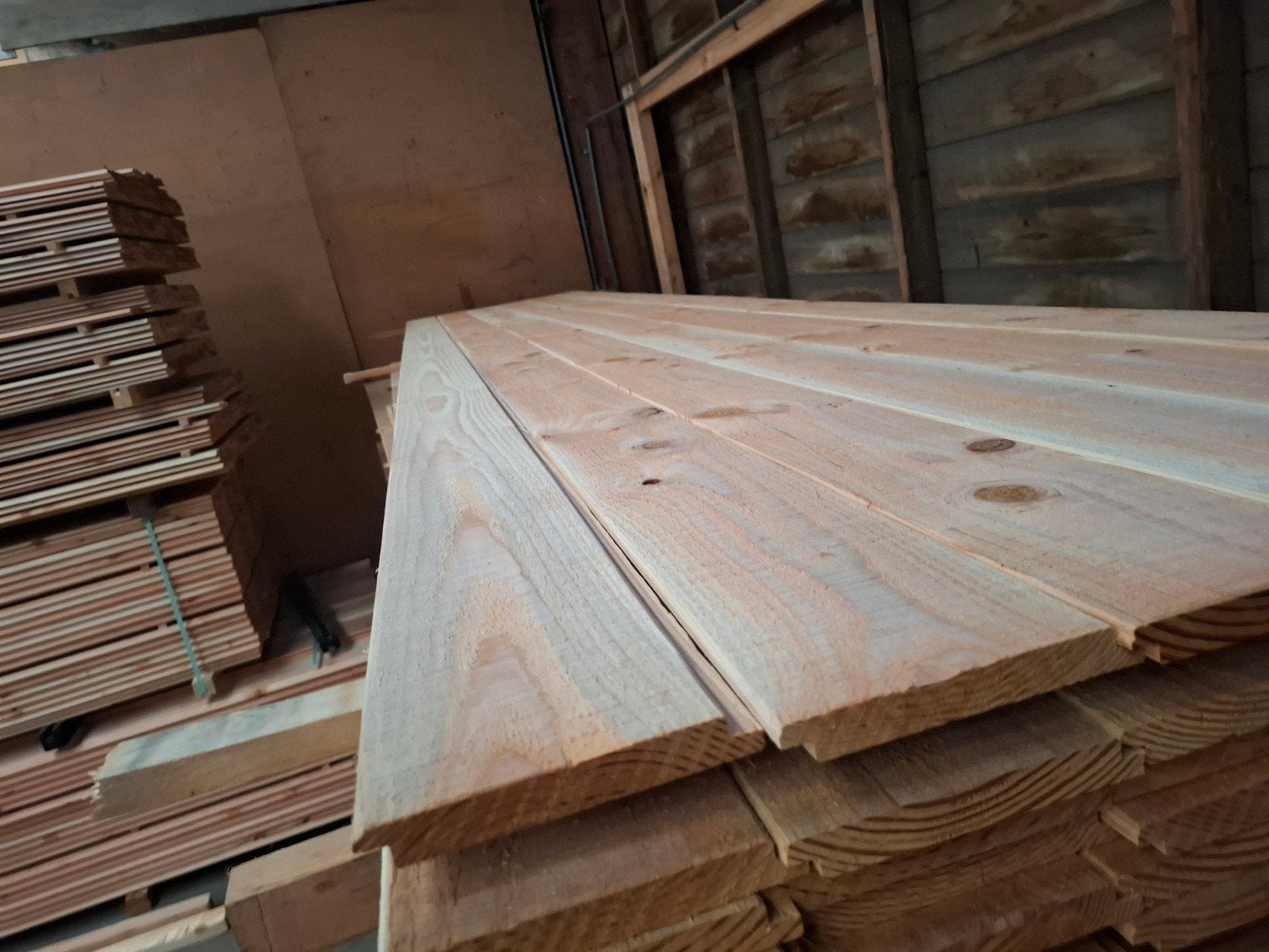 Partij 54 st douglas halfhout dakhout 4 m bezorgen mogelijk, Ophalen, Nieuw, 250 cm of meer, Planken
