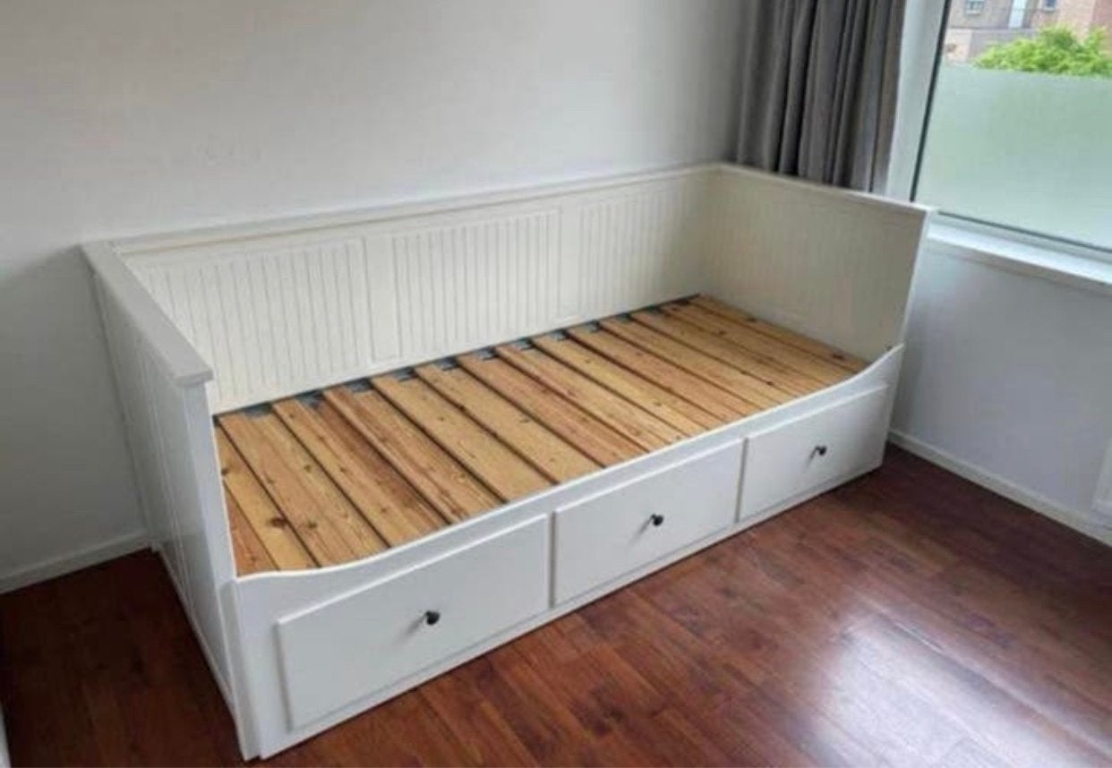 Ikea Hemnes bedbank wit - een- en tweepersoons met lades, Huis en Inrichting, Ophalen, Wit, Tweepersoons, Zo goed als nieuw