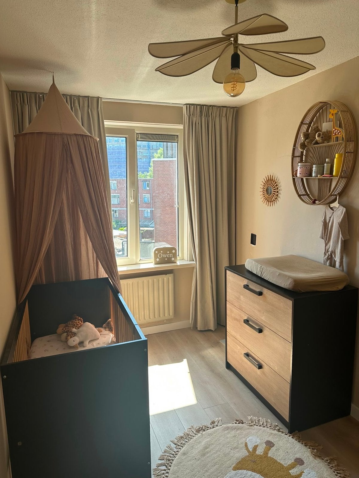 Complete babykamer: Ledikant, Commode en Kledingkast, Kinderen en Baby's, Kinderkamer | Complete kinderkamers, Ophalen, Gebruikt