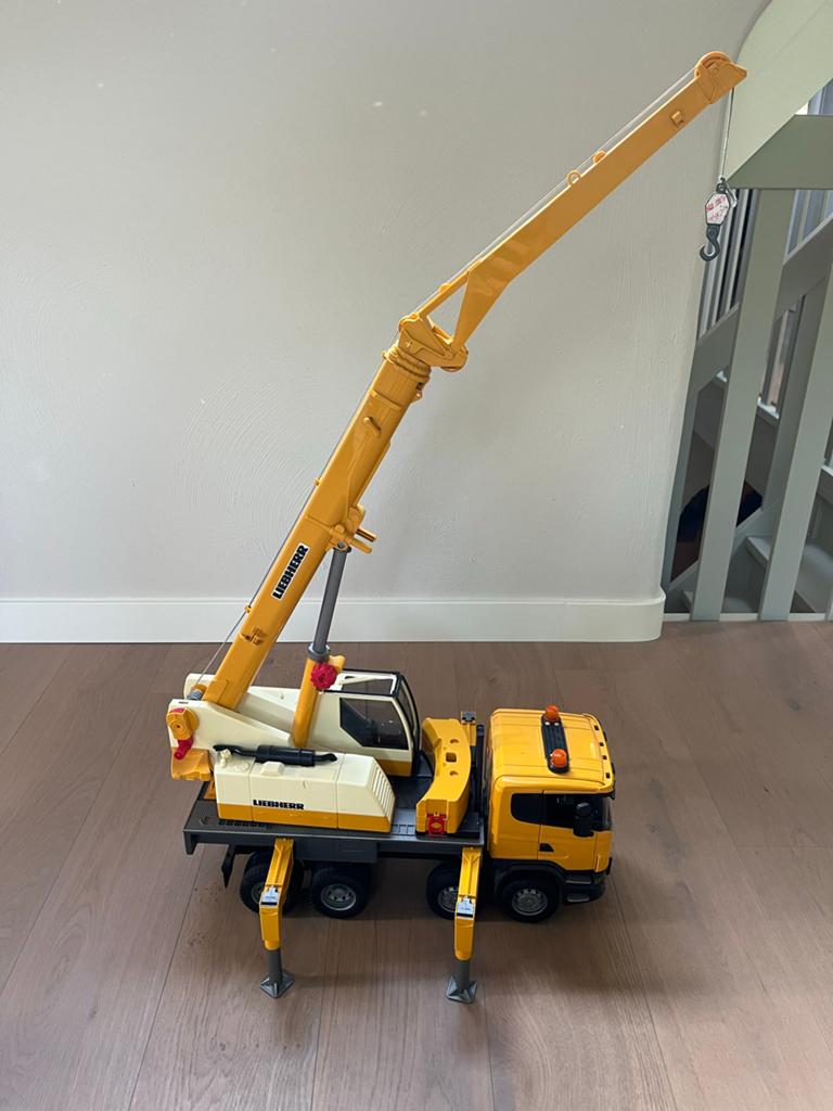 Grote Liebherr Scania Kraanwagen, Ophalen, Zo goed als nieuw