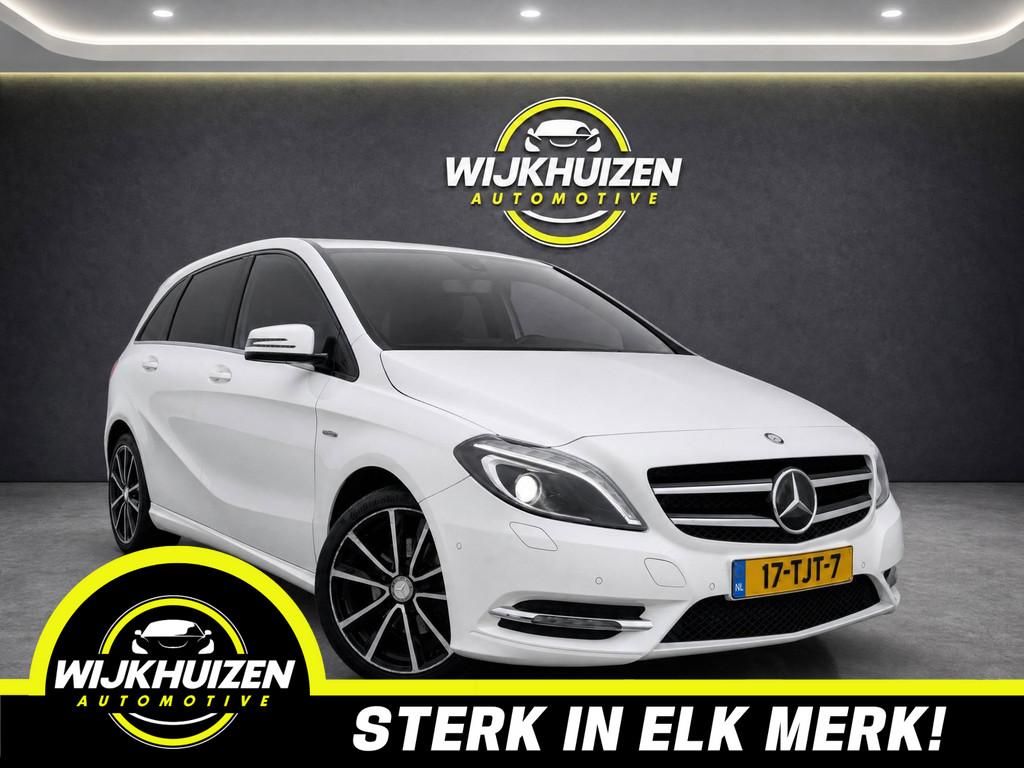 Mercedes-Benz B-klasse 180 Ambition met Led ! 18 Inch ! Nieu, Auto's, Mercedes-Benz, Euro 5, Gebruikt, 4 cilinders, Leder en Stof
