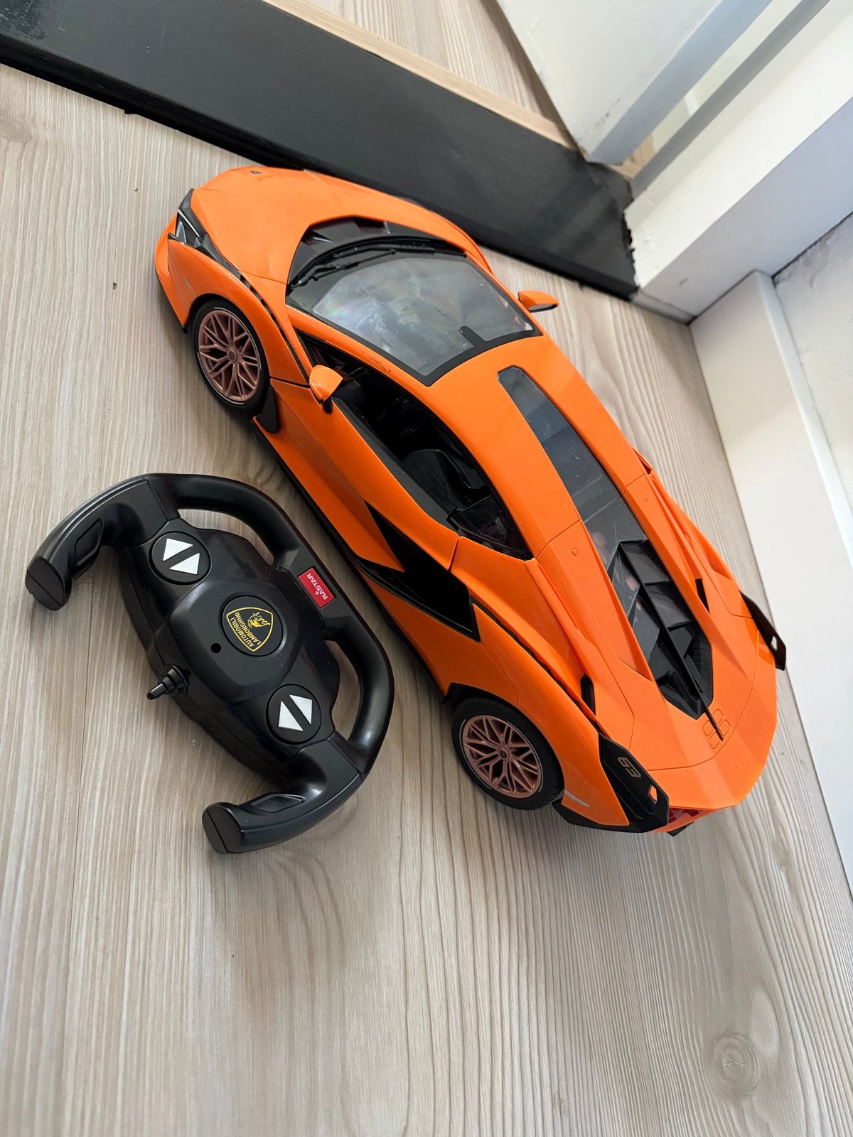 RC Lamborghini Sian FKP 37 met afstandsbediening, Elektro, Ophalen of Verzenden, Zo goed als nieuw, Auto onroad