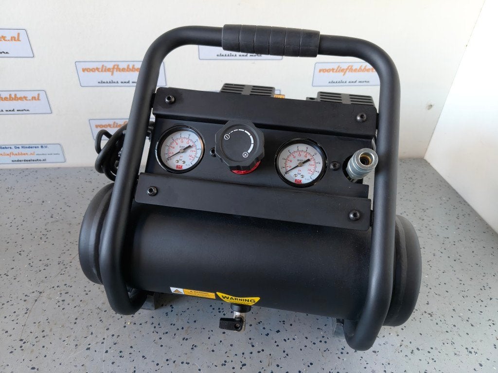 Air compressor silent 9 bar, tank inhoud 3,8 liter, 230 Volt, Ophalen of Verzenden, Zo goed als nieuw, Minder dan 200 liter/min