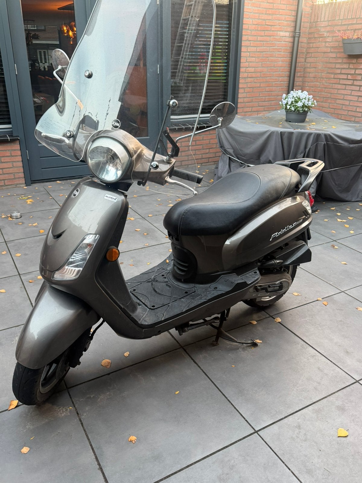 Leuke scooter merk sym € 600 weg is weg, Fietsen en Brommers, Ophalen, Zo goed als nieuw, Benzine, Overige modellen