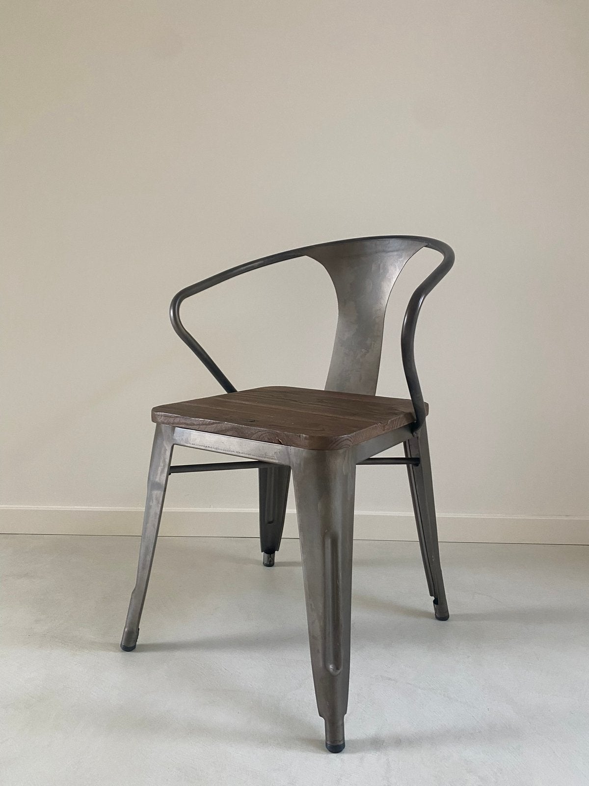 1x Metalen stoel met houten zitting, Ophalen of Verzenden, Zo goed als nieuw, Nvt, Nvt