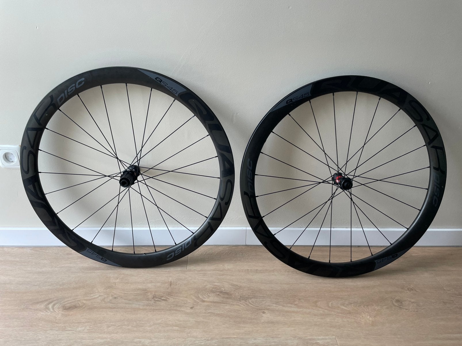 Quasar QS45 carbon wielset met DT240 Swiss, Fietsen en Brommers, Gebruikt, Racefiets, Carbon, Ophalen