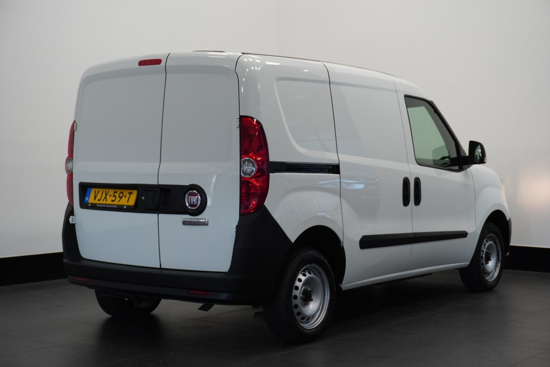 Fiat Doblò Cargo 1.3 MJ EURO 6 - Airco - Start/Stop - NAP -, Voorwielaandrijving, Dealer onderhouden, Stof, Gebruikt