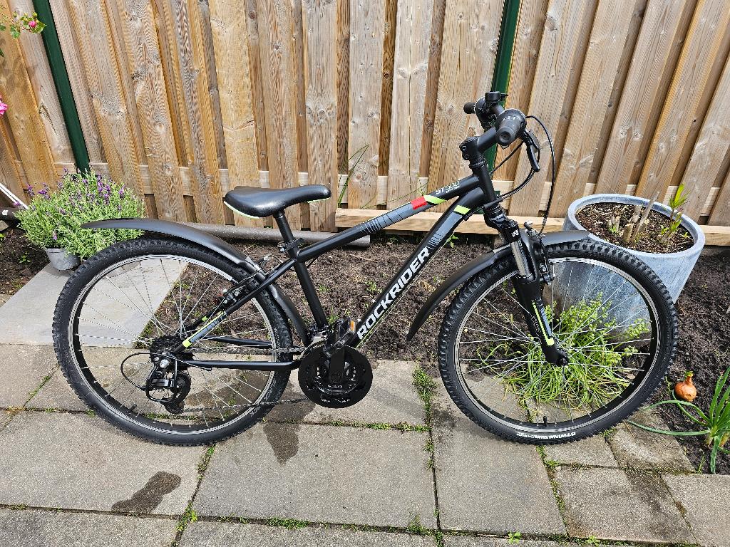 Btwin Rockrider ST500 Mountainbike 24 inch 18 versnellingen, Fietsen en Brommers, Fietsen | Jongens, Ophalen, Zo goed als nieuw