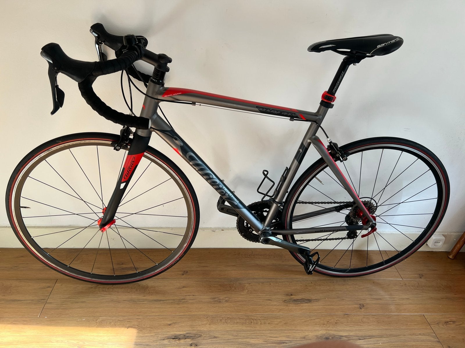 Wilier Montegrappa, Maat L + extra wielen, Overige materialen, Gebruikt, 15 tot 20 versnellingen, 57 tot 61 cm