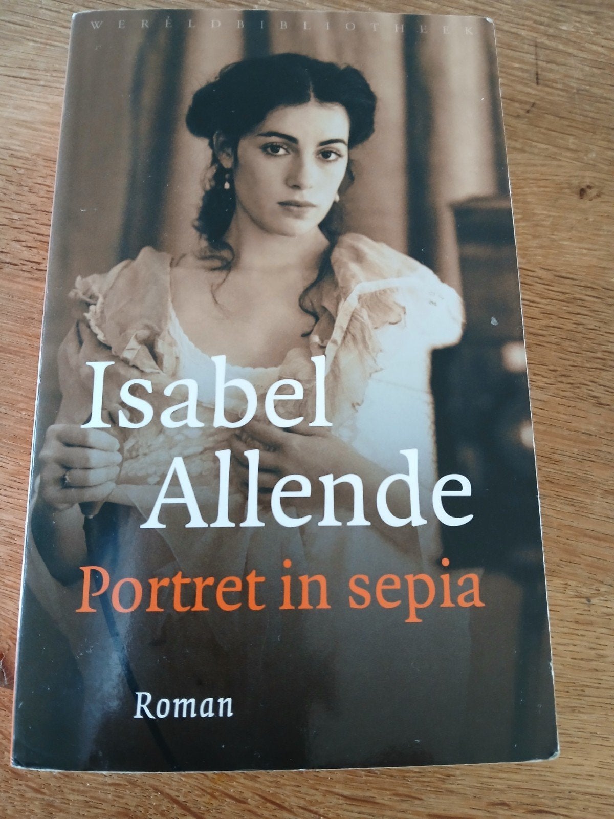 Isabel Allende - Portret in sepia, Ophalen of Verzenden, Gelezen, Isabel Allende