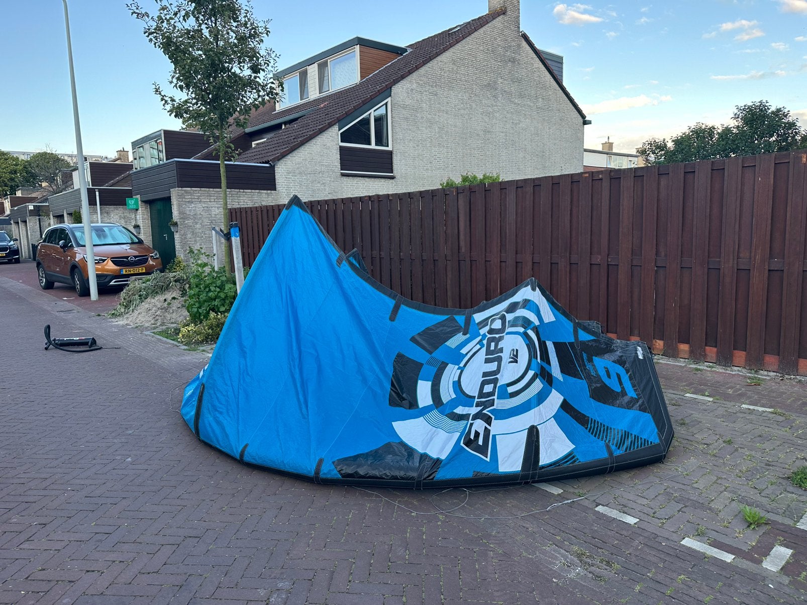 Ozone enduro v2 kite 9m eventueel met bar, Geen board, Ophalen, Zo goed als nieuw, 9 m²