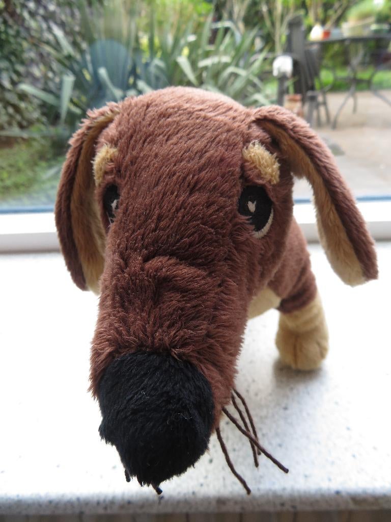 Hond Tekkel Teckel Smaslug van IKEA bruin beige velours, IKEA, Zo goed als nieuw, Middelgroot (20 tot 80 cm), Wasbaar