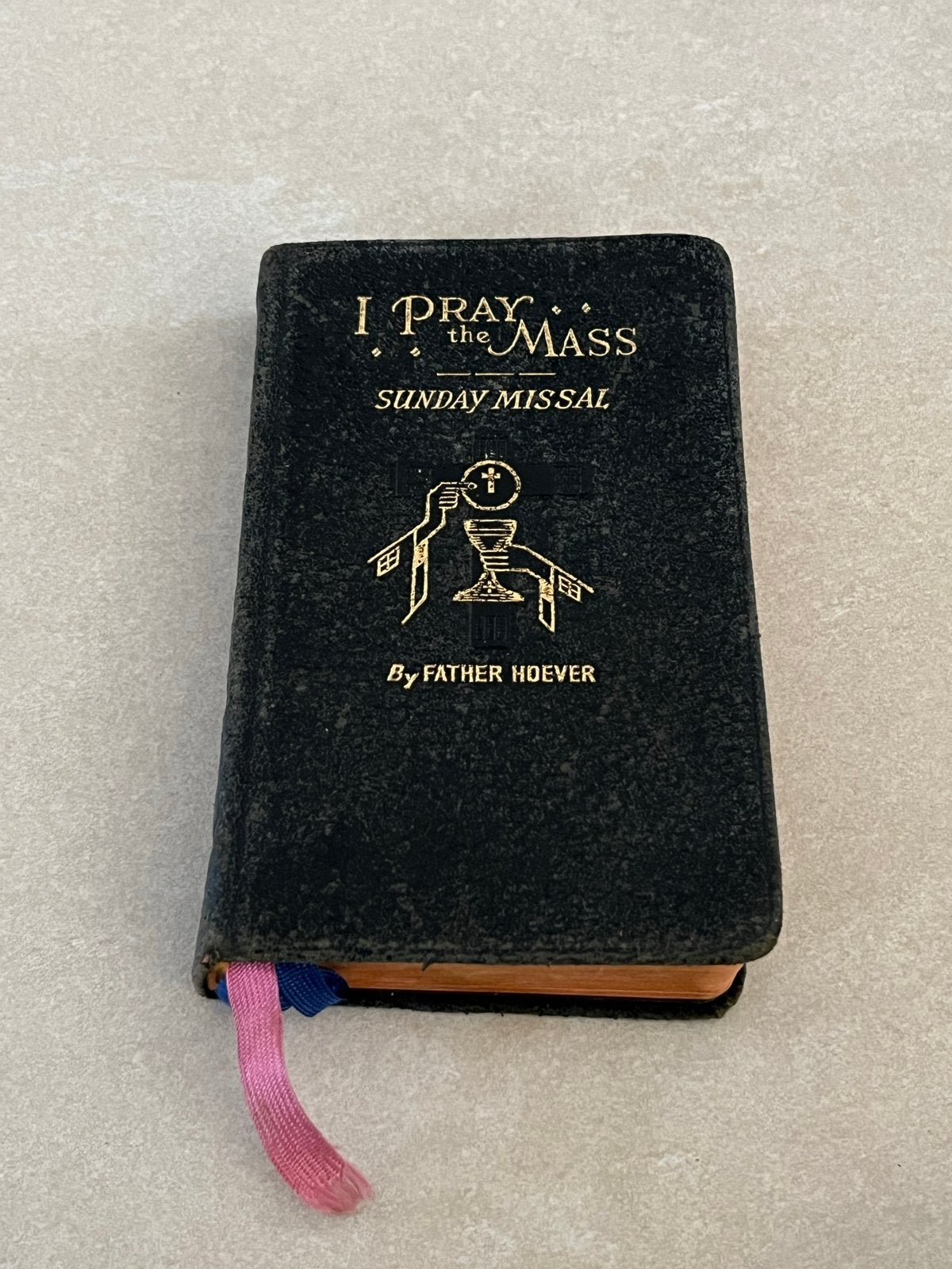 Antiek Missaal "I Pray the Mass" (1946) met Gebedskaarten, Antiek en Kunst, Antiek | Religie, Ophalen of Verzenden