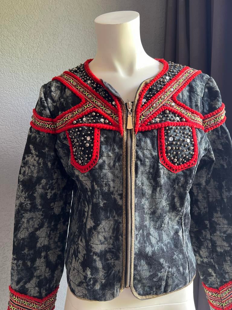 Unieke jas met studs en borduursels, Zwart, Maat 42/44 (L), Ophalen of Verzenden, Zo goed als nieuw
