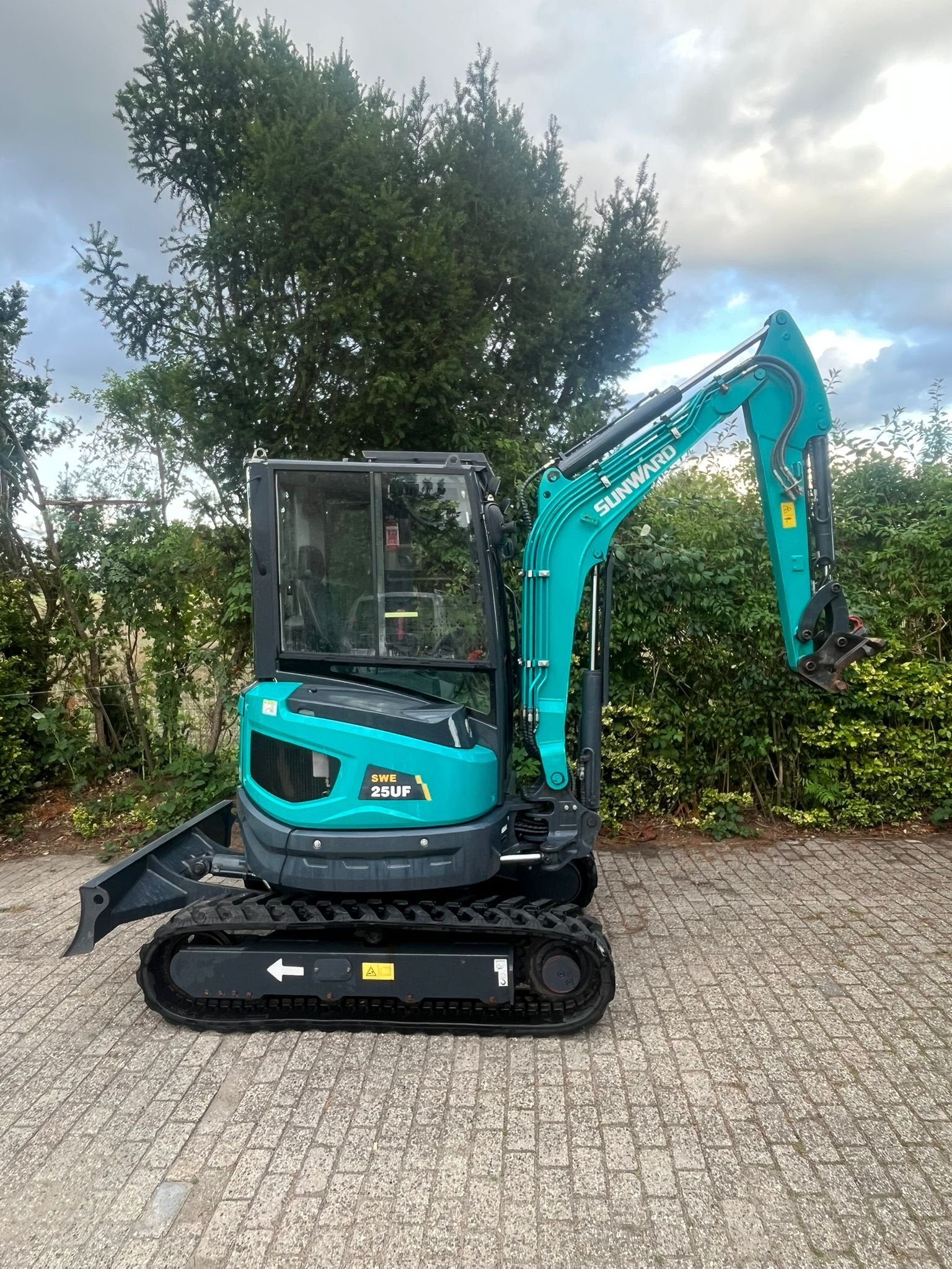 Sunward Swe25uf 350 uur graafmachine minigraver (bj 2022), Graafmachine