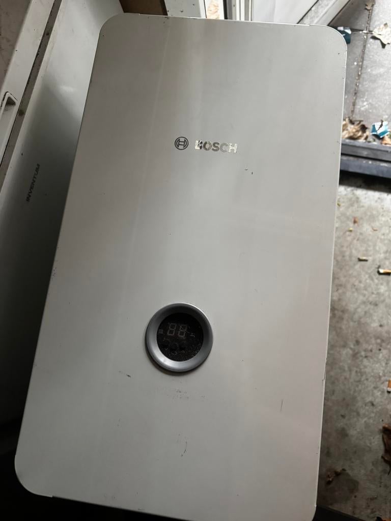Nefit Bosch Tronic Heat 3500-6 Elektrische CV-ketel (6,1 kW), Doe-het-zelf en Verbouw, Verwarming en Radiatoren, Ophalen, 30 tot 80 cm