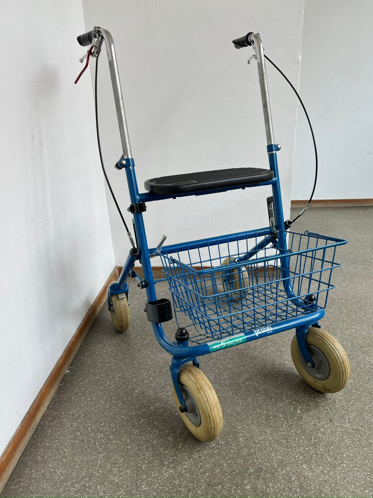 Stevige Probo rollator, blauw met afneembaar mandje, Ophalen, Opvouwbaar, Zo goed als nieuw