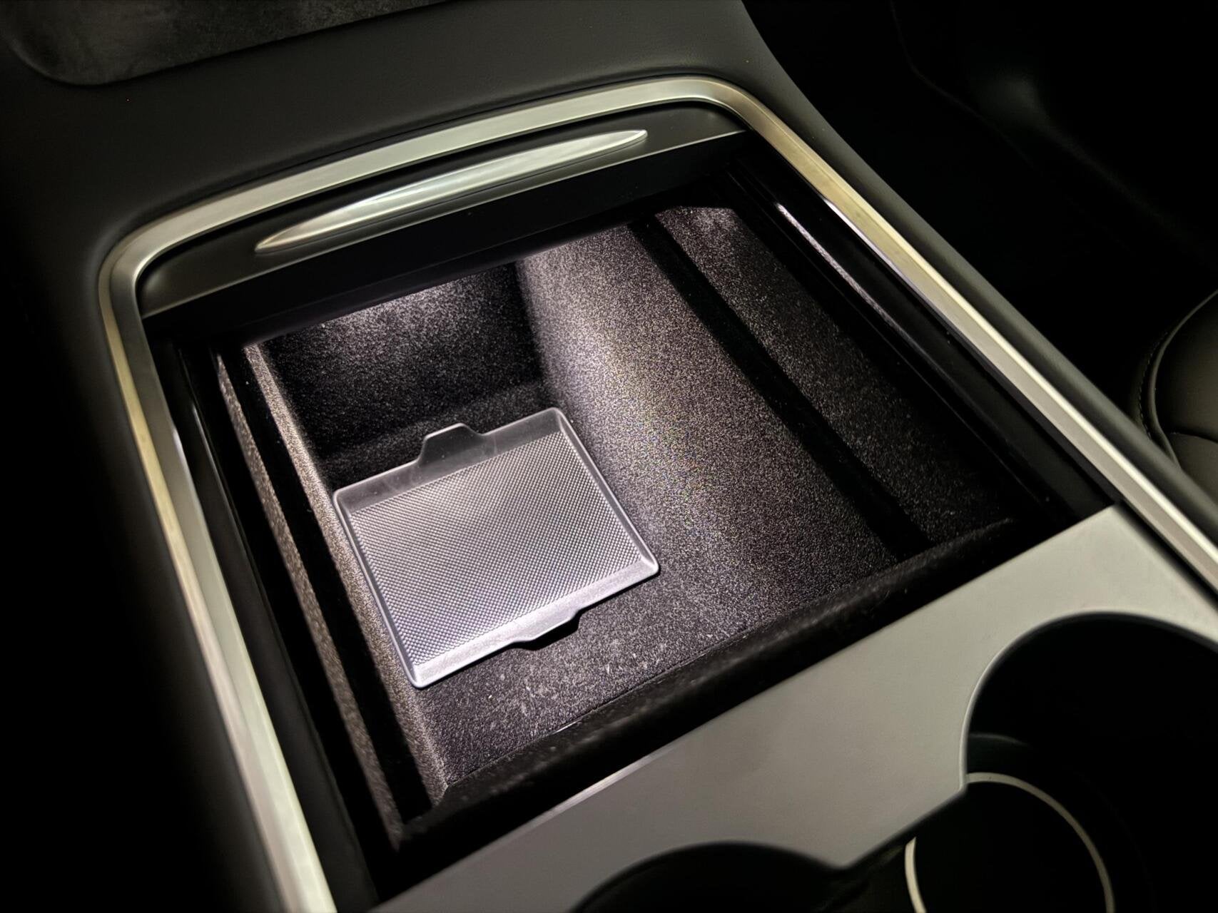 Foto 49 van Tesla Model Y RWD 58 kWh 92% SOH Black Edition Trekhaak FSD