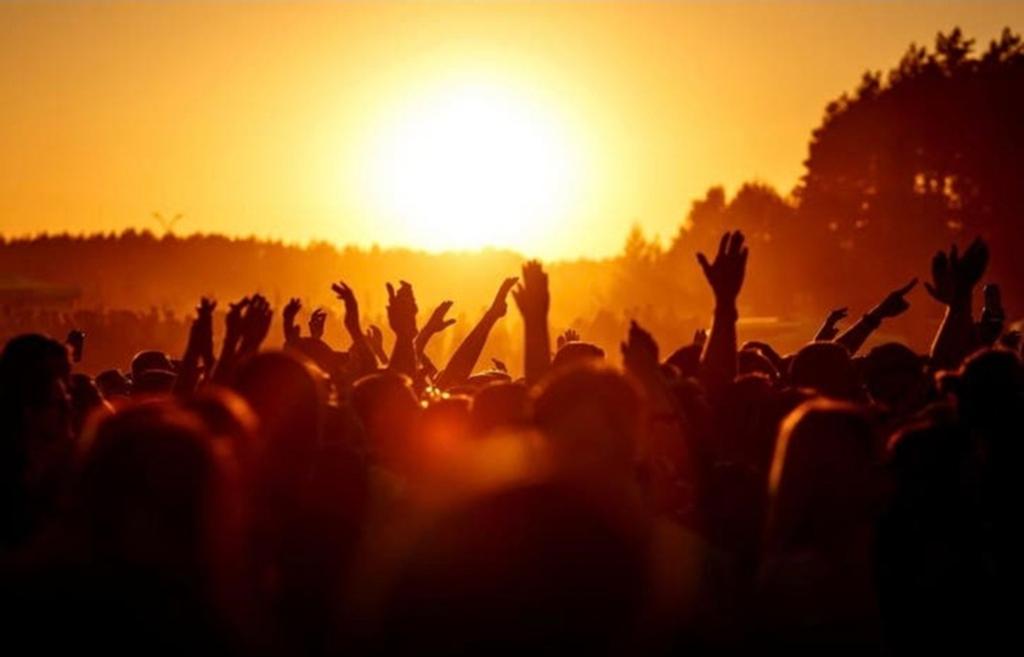Geheime Liefde 8 mei 2027 - 2 tickets en 1 parkeer ticket, Tickets en Kaartjes, Twee personen, Mei