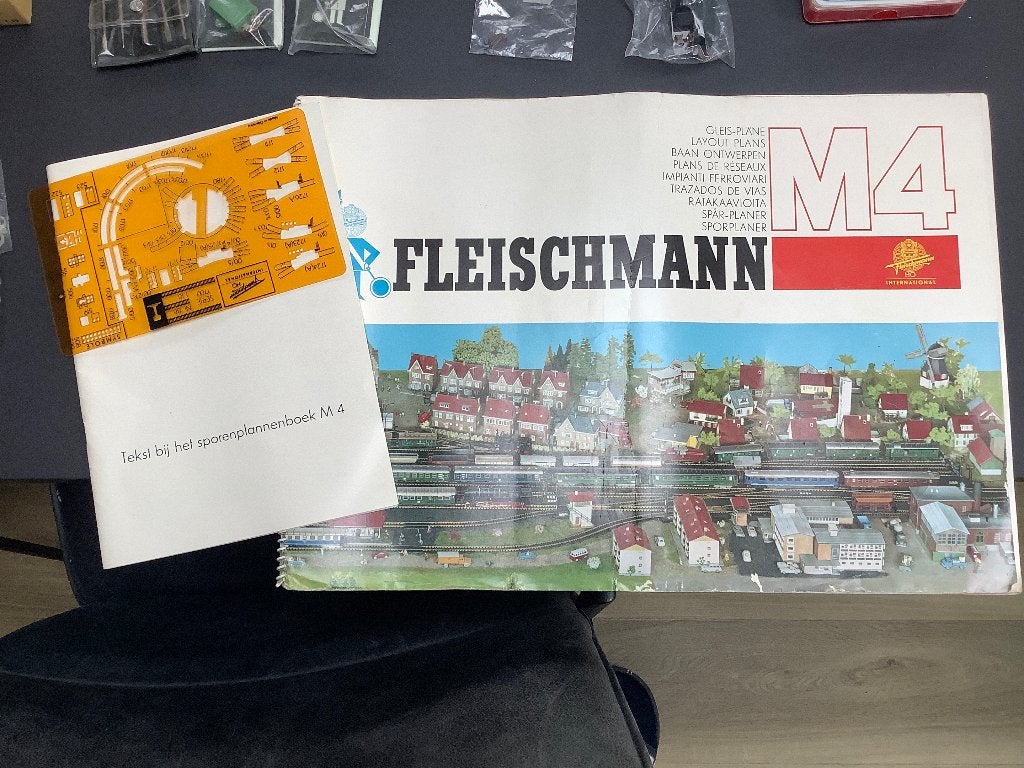Fleischmann M4 boek, Gelijkstroom, Fleischmann, Zo goed als nieuw, Boek, Tijdschrift of Catalogus