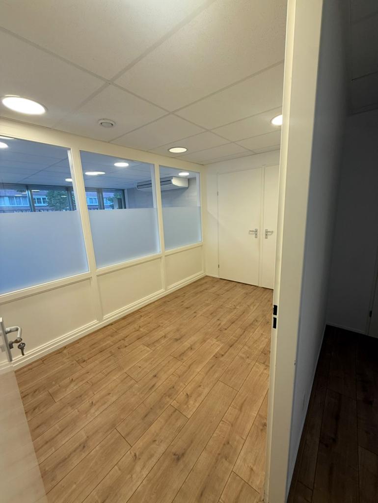 RUIMTE TE HUUR vanaf juni– Amsterdam Nieuw-West, Ophalen of Verzenden, Nieuw, Gehele gezicht