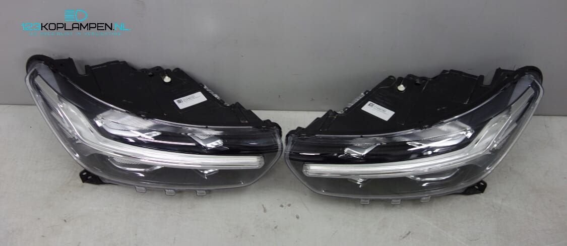 (J3) Volvo XC40 Led koplamp links rechts, Ophalen, Gebruikt, -, -