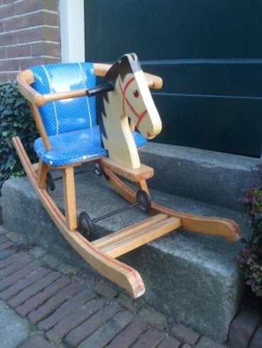 Prachtig vintage HOBBELPAARD paard loopwagen van hout 94 cm, Ophalen of Verzenden