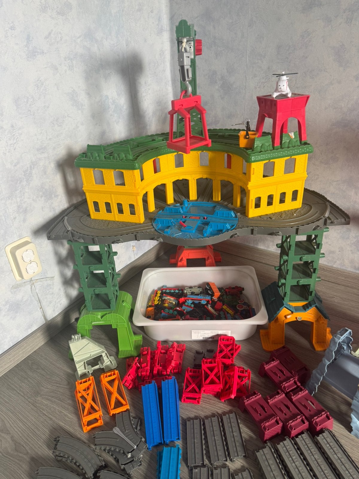 Thomas en friends super station, Kinderen en Baby's, Speelgoed | Thomas de Trein, Ophalen, Zo goed als nieuw