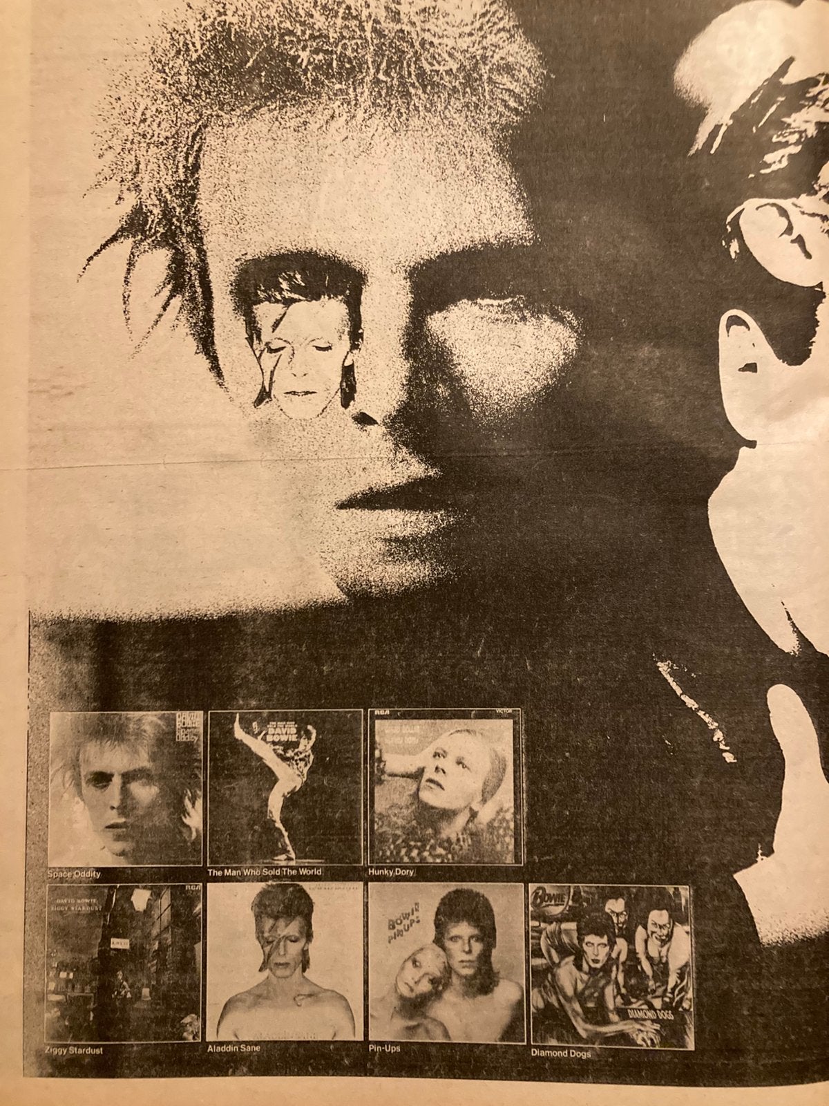 Paginagrote A3 advertentie DAVID BOWIE release, Verzamelen, Posters, Ophalen of Verzenden