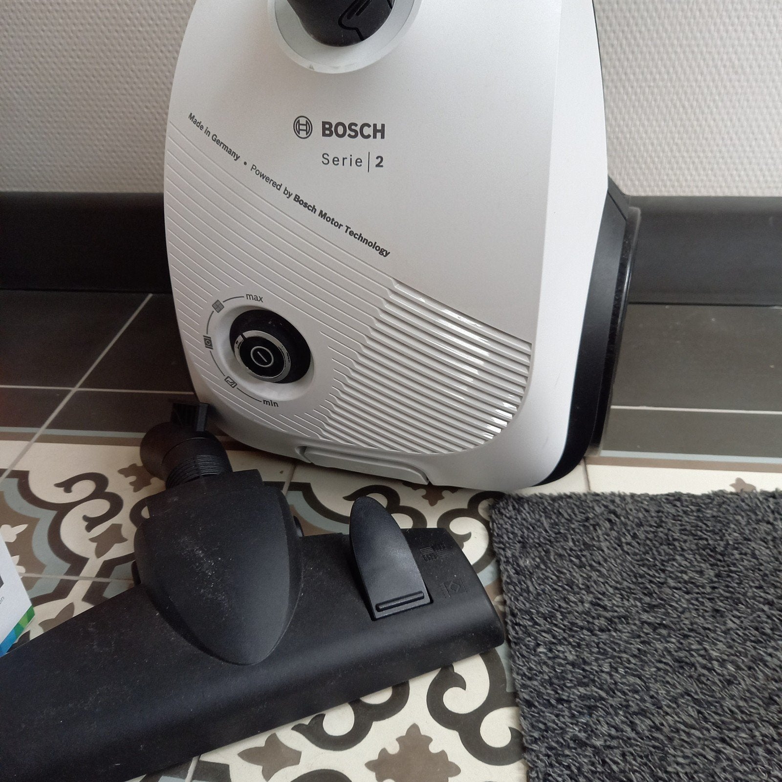 Bosch Serie 2 Sledestofzuiger met Stofzakken, Inclusief accessoires, Bosch, Zo goed als nieuw, Sledestofzuiger